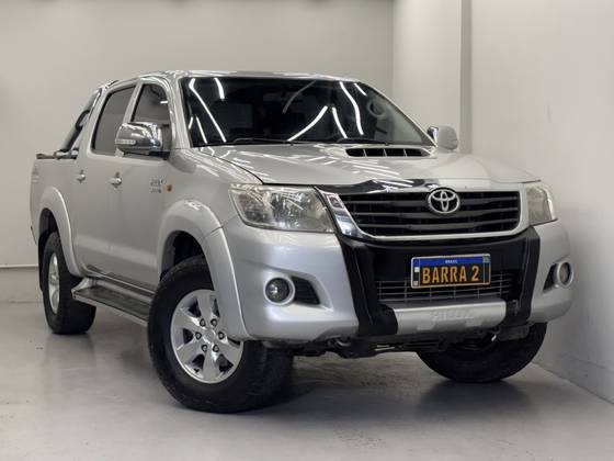 TOYOTA HILUX 3.0 SR 4X4 CD 16V TURBO INTERCOOLER DIESEL 4P MANUAL TOYOTA HILUX 3.0 SR 4X4 CD 16V TURBO INTERCOOLER DIESEL 4P MANUAL